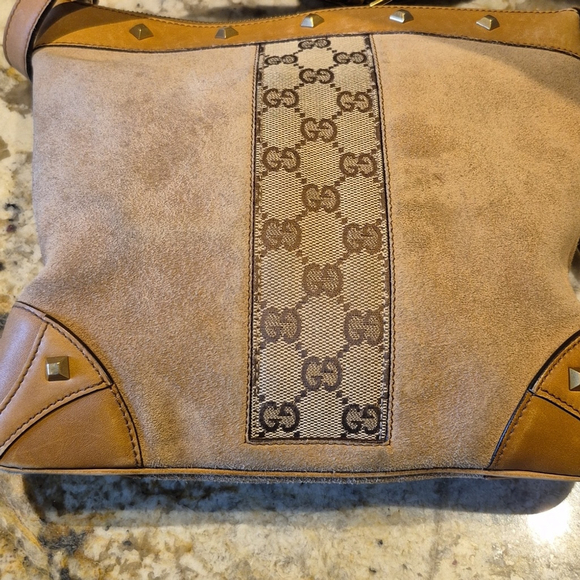 Gucci Tan Suede & leather Crossbody With Nailhead Accents.w:9,5"x9"×2.5"drop 19" - Picture 7 of 16